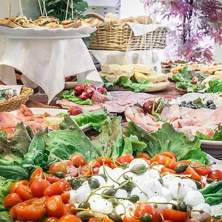 Отель Fabilia Family