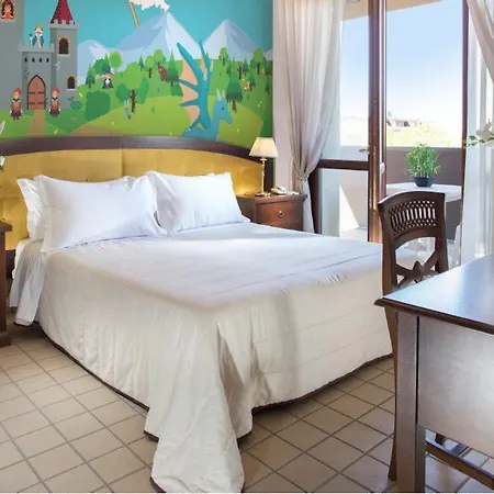 Hotel Fabilia Family 4*