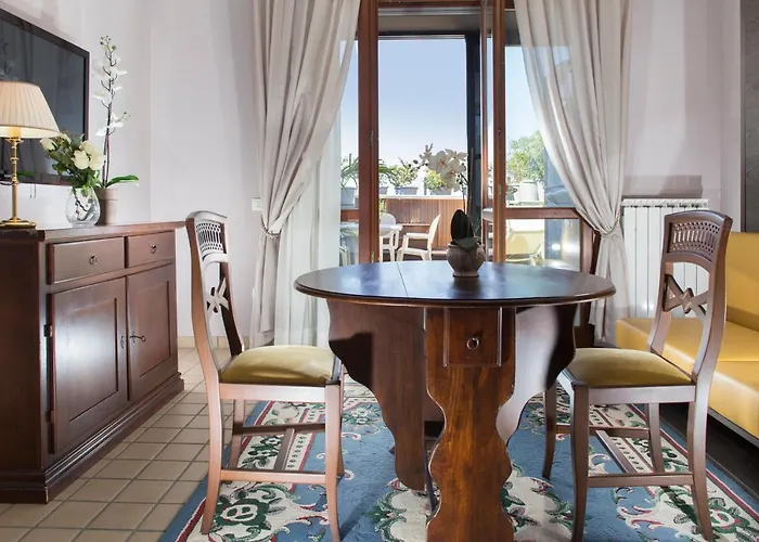 Fabilia Family تْشيزيناتيكو