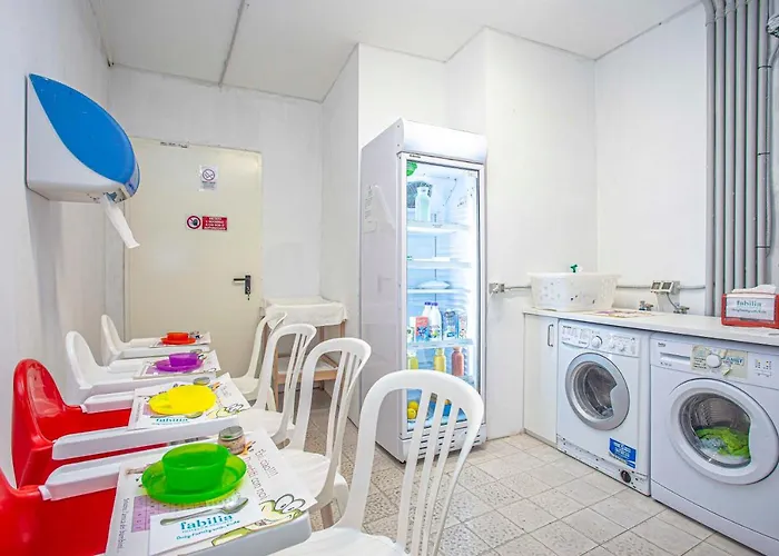 Fabilia Family تْشيزيناتيكو